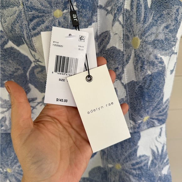 Adelyn Rae Floral Blue and White Dress - Picture 4 of 5